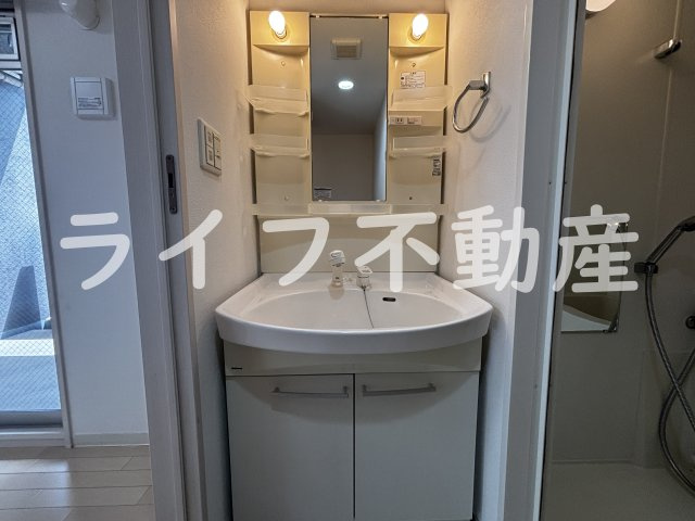 ドゥーエ森ノ宮の洗面所|忙しい朝には欠かせない洗面所です