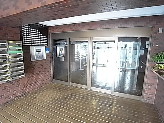 ライオンズマンション神戸のエントランス