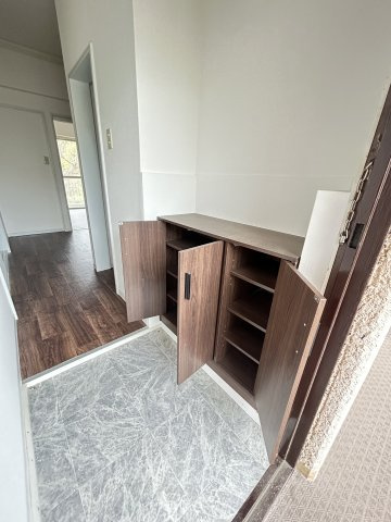 神戸市中央区中島通３丁目の賃貸マンションの玄関