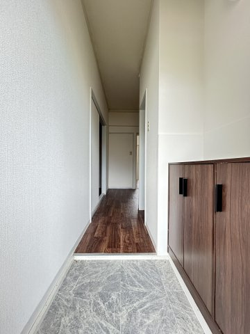 神戸市中央区中島通３丁目の賃貸マンションの玄関