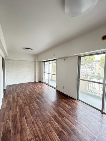 神戸市中央区中島通３丁目の賃貸マンションの居間・リビング