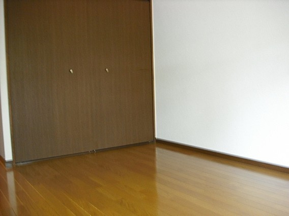 ハイネス岡本の居間・リビング