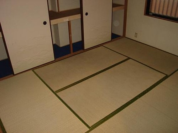 ハイネス岡本の居間・リビング
