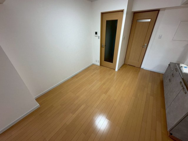 神戸市灘区八幡町３丁目の賃貸マンションの居間・リビング