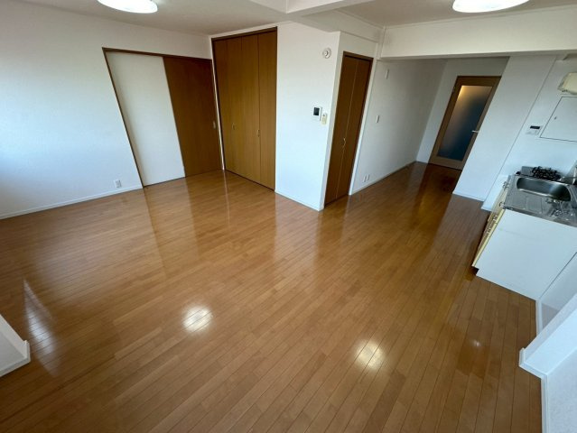 神戸市灘区八幡町３丁目の賃貸マンションの居間・リビング