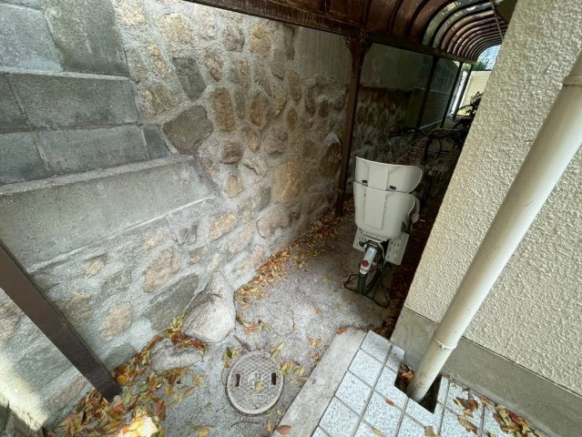 神戸市灘区八幡町３丁目の賃貸マンションの庭