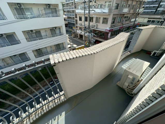 神戸市灘区八幡町３丁目の賃貸マンションのバルコニー