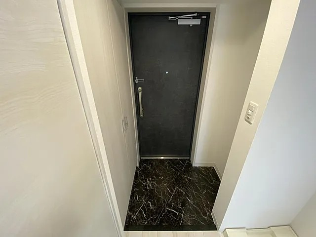 神戸市中央区日暮通１丁目の賃貸マンションの玄関
