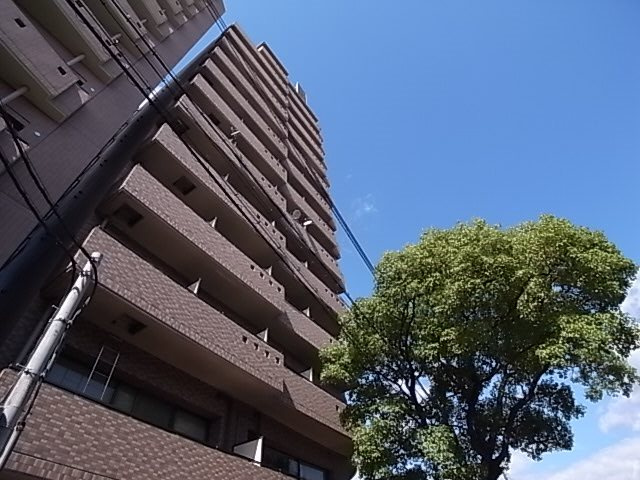 アミーグランコート三宮の外観