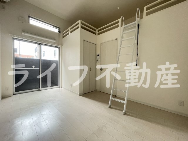 サンテラス西岩田の居間・リビング|ゆったり過ごせる居間です