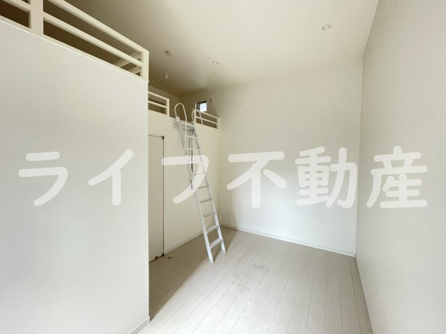 サンテラス西岩田の居間・リビング|ゆったり過ごせる居間です