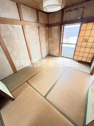 花園西町2丁目中古戸建の和室|1階6.0帖　ダイニング隣の和室です☆家族団らんのお部屋にいかがでしょうか