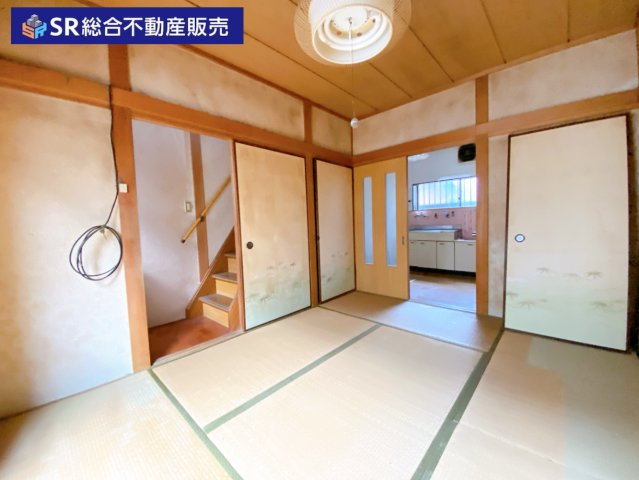 花園西町2丁目中古戸建の和室|1階6.0帖　ダイニング隣の和室です☆家族団らんのお部屋にいかがでしょうか