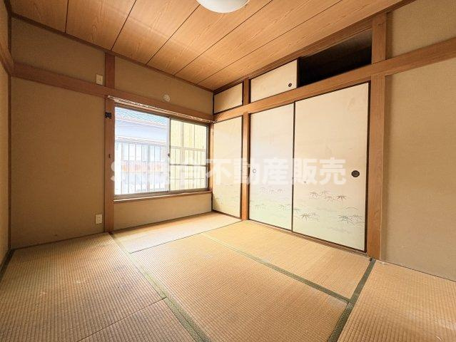 花園西町2丁目中古戸建の寝室|2階6.0帖　寝室としてもぴったりのお部屋です