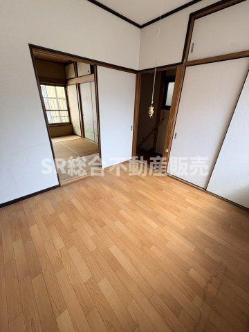 花園西町2丁目中古戸建の子供部屋|2階の各居室は、広々1部屋としても使用できます☆