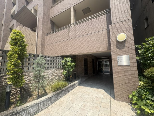 プルミエールメゾン江坂のエントランス
