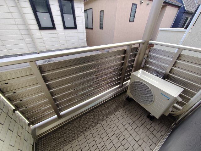 Clair Nakanobuのバルコニー