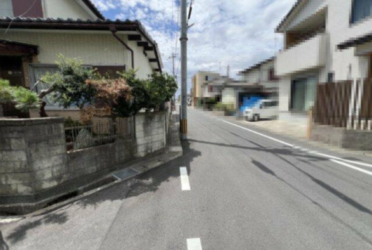 野洲市栄　売土地の前面道路含む現地写真