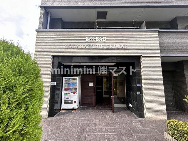 エスリード野田阪神駅前のエントランス
