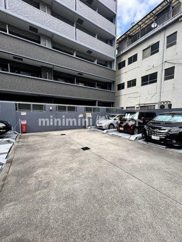 エスリード野田阪神駅前の駐車場