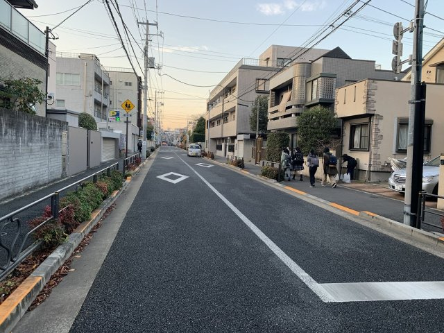 グランデュール六義園の周辺