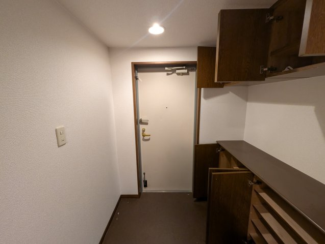 コンフォート緑地の玄関