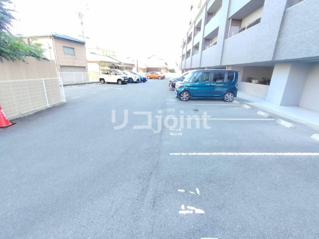 パーク・サンリヤン花畑の駐車場