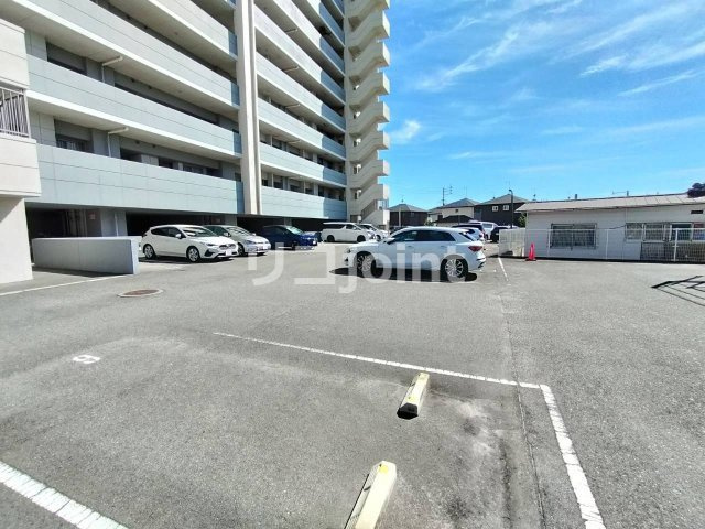 パーク・サンリヤン花畑の駐車場