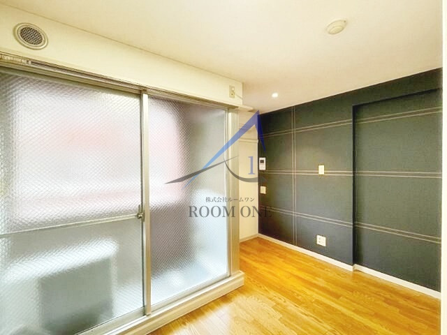 オーク・ビルの居間・リビング|洋室のお部屋です。