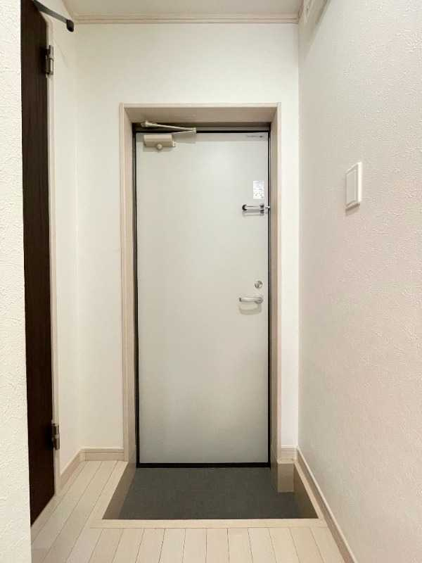 リブ町屋の玄関