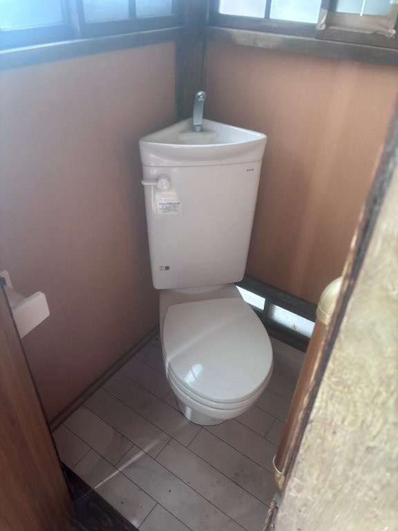 上高田２丁目戸建のトイレ