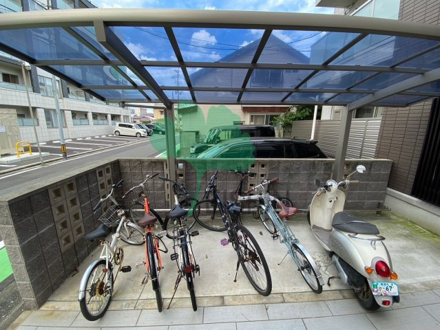 フェリオ箱崎駅前
