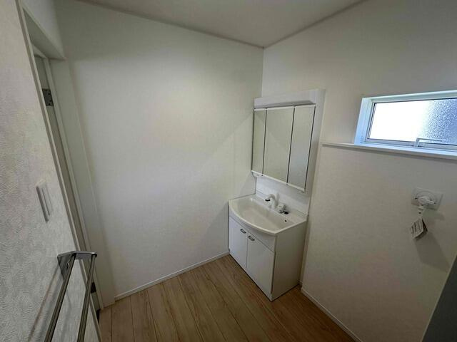 クレイドルガーデン宇都宮市今宮第3　新築一戸建ての独立洗面台
