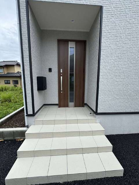 クレイドルガーデン宇都宮市野沢町第6　新築一戸建ての玄関