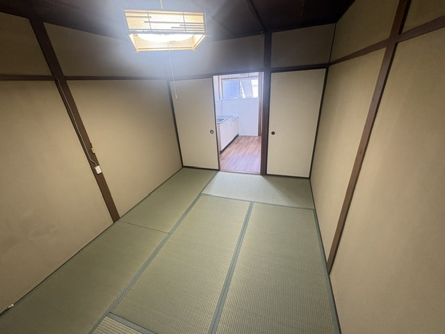 吉祥院石原南町　連棟住宅の居間・リビング