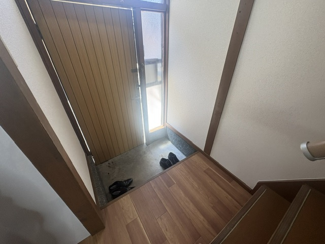 吉祥院石原南町　連棟住宅の玄関