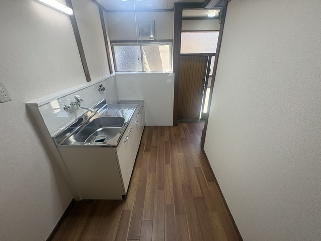 吉祥院石原南町　連棟住宅のキッチン