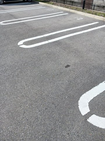 アルディエンテ　Ｙ＆Ｊ　Ⅱの駐車場