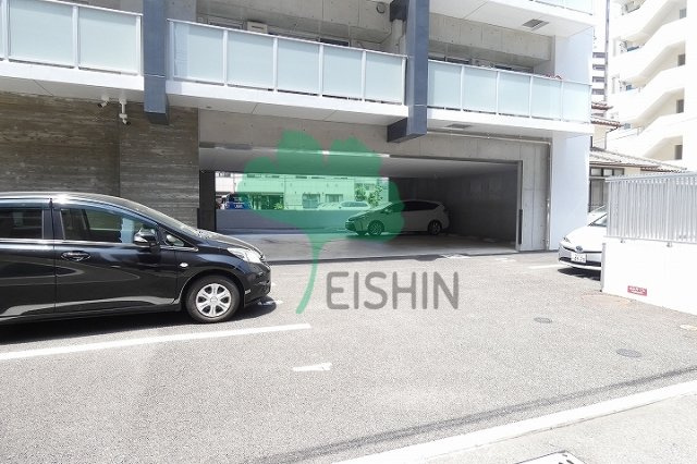 アイサフィール博多駅東の駐車場