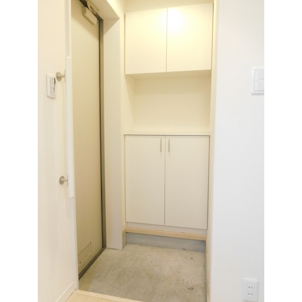 マンション鷹の巣　Ｄ棟の玄関