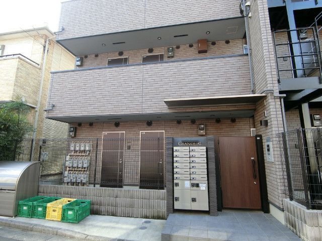 グランクオール朝霞のエントランス