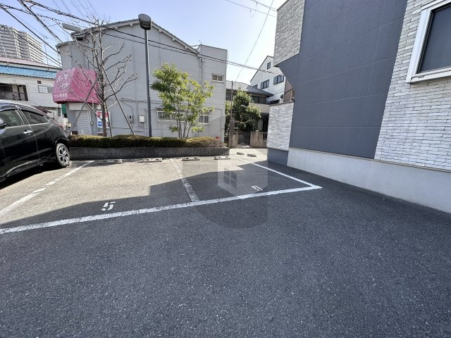 ブラン・ヴェールの駐車場