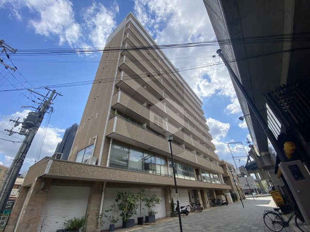 セレブ布施東の外観