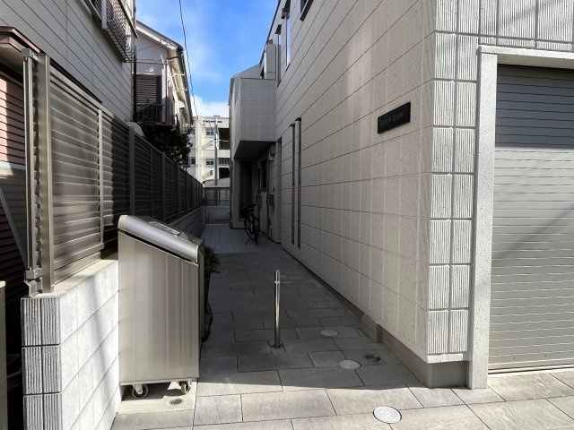 ＳＵＴＴＯＮ　ＣＯＵＲＴのエントランス
