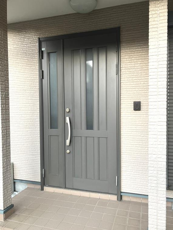 栄町戸建のエントランス