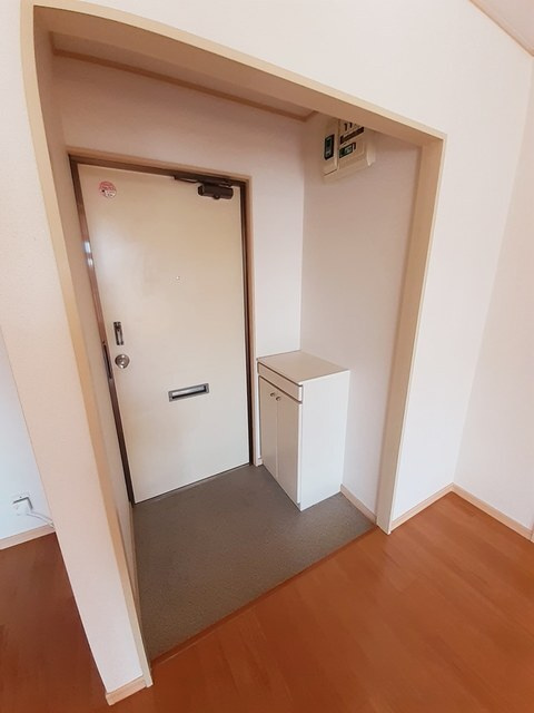 エルディム中島の玄関