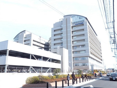 町田市民病院 884m