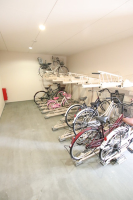 物件入居者専用の駐輪場＜場所は指定。月額220円（税込）＞