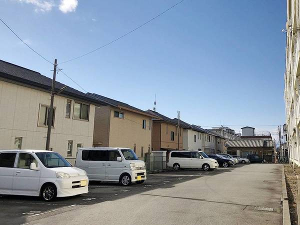 ビレッジハウス今沢2号棟の駐車場