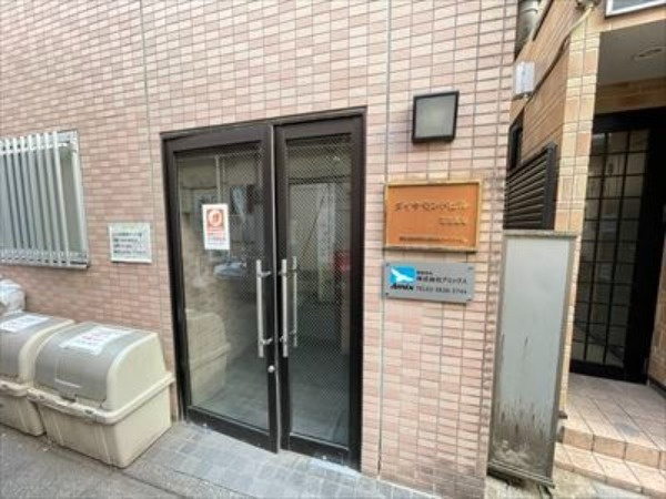 ダイヤモンドビル高田馬場のエントランス